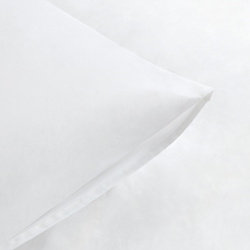 Nuzzle pillowcase envelope closure